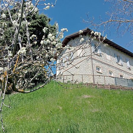 Casale Monte Valestra Bed & Breakfast Bebbio Bagian luar foto