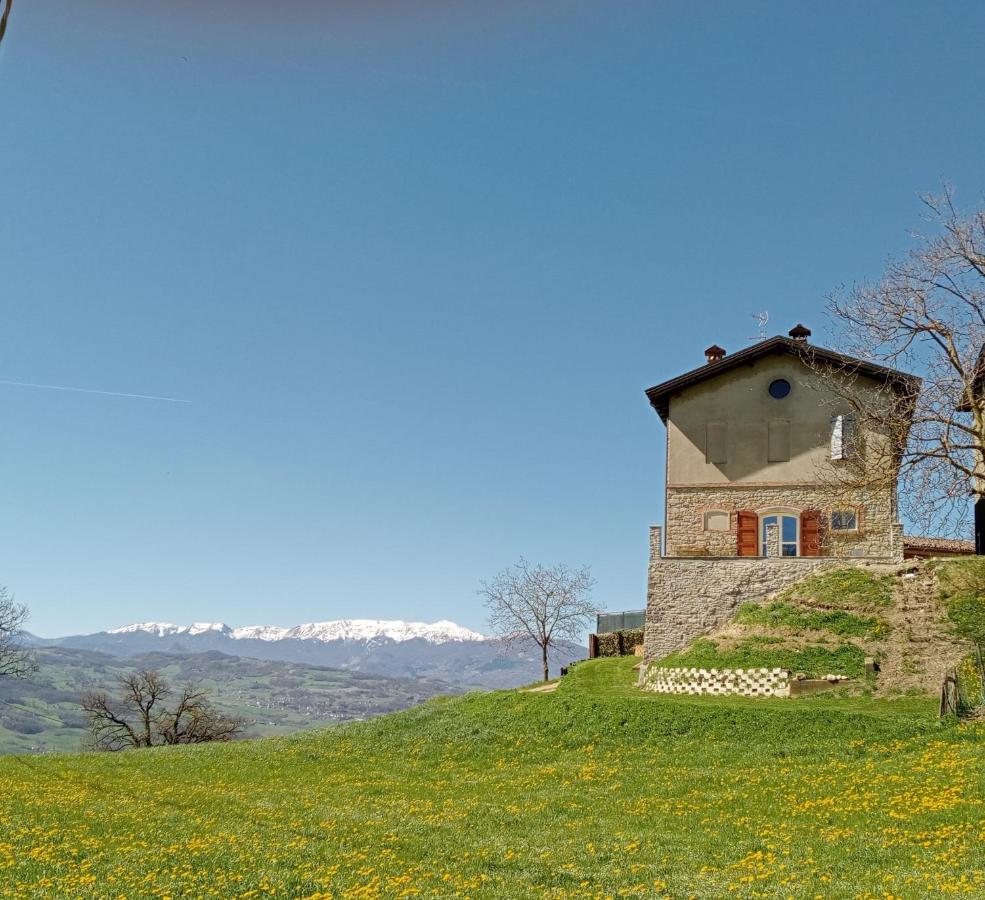 Casale Monte Valestra Bed & Breakfast Bebbio Bagian luar foto