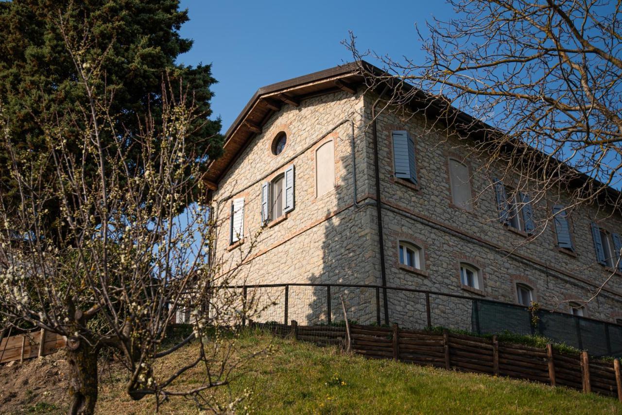 Casale Monte Valestra Bed & Breakfast Bebbio Bagian luar foto