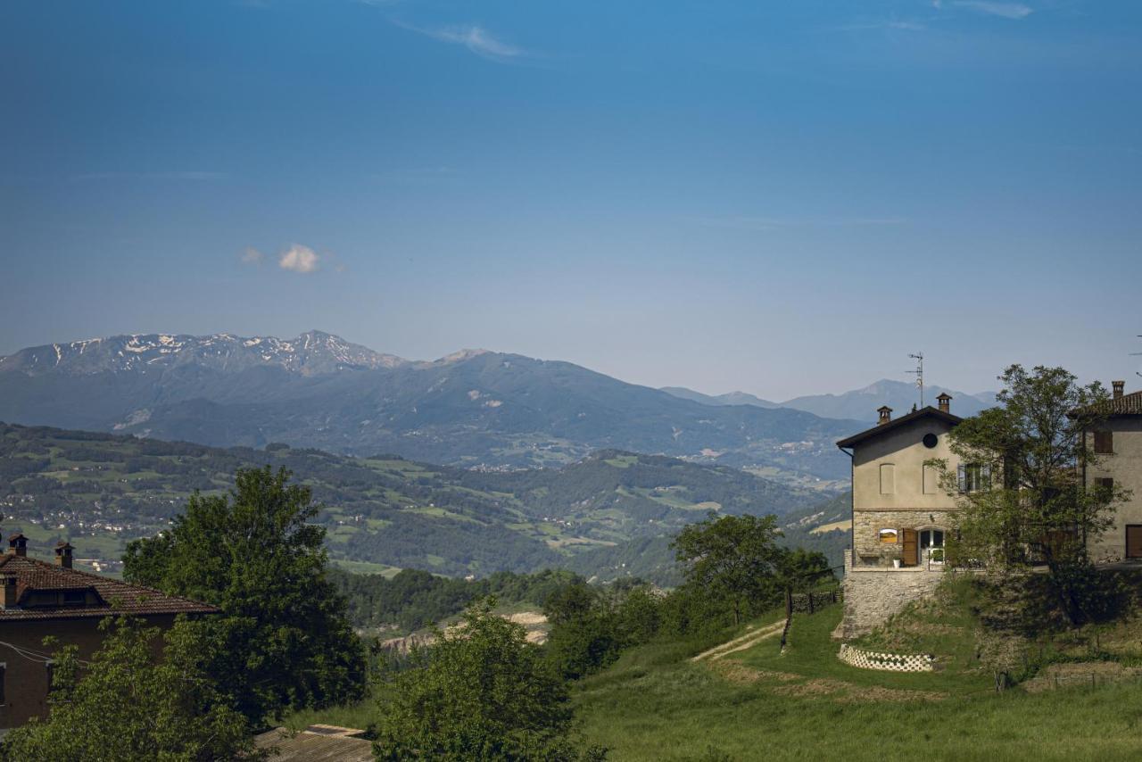 Casale Monte Valestra Bed & Breakfast Bebbio Bagian luar foto
