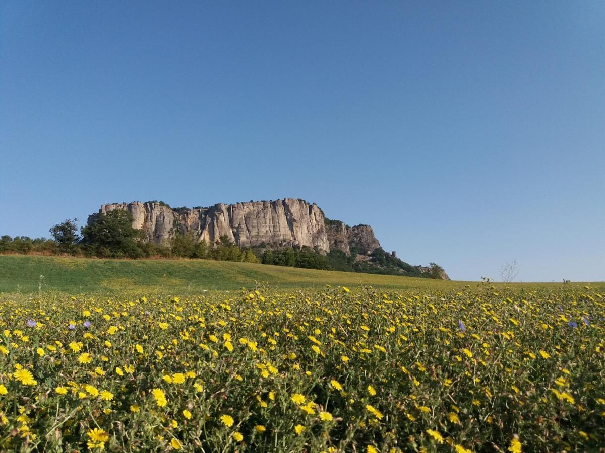 Casale Monte Valestra Bed & Breakfast Bebbio Bagian luar foto