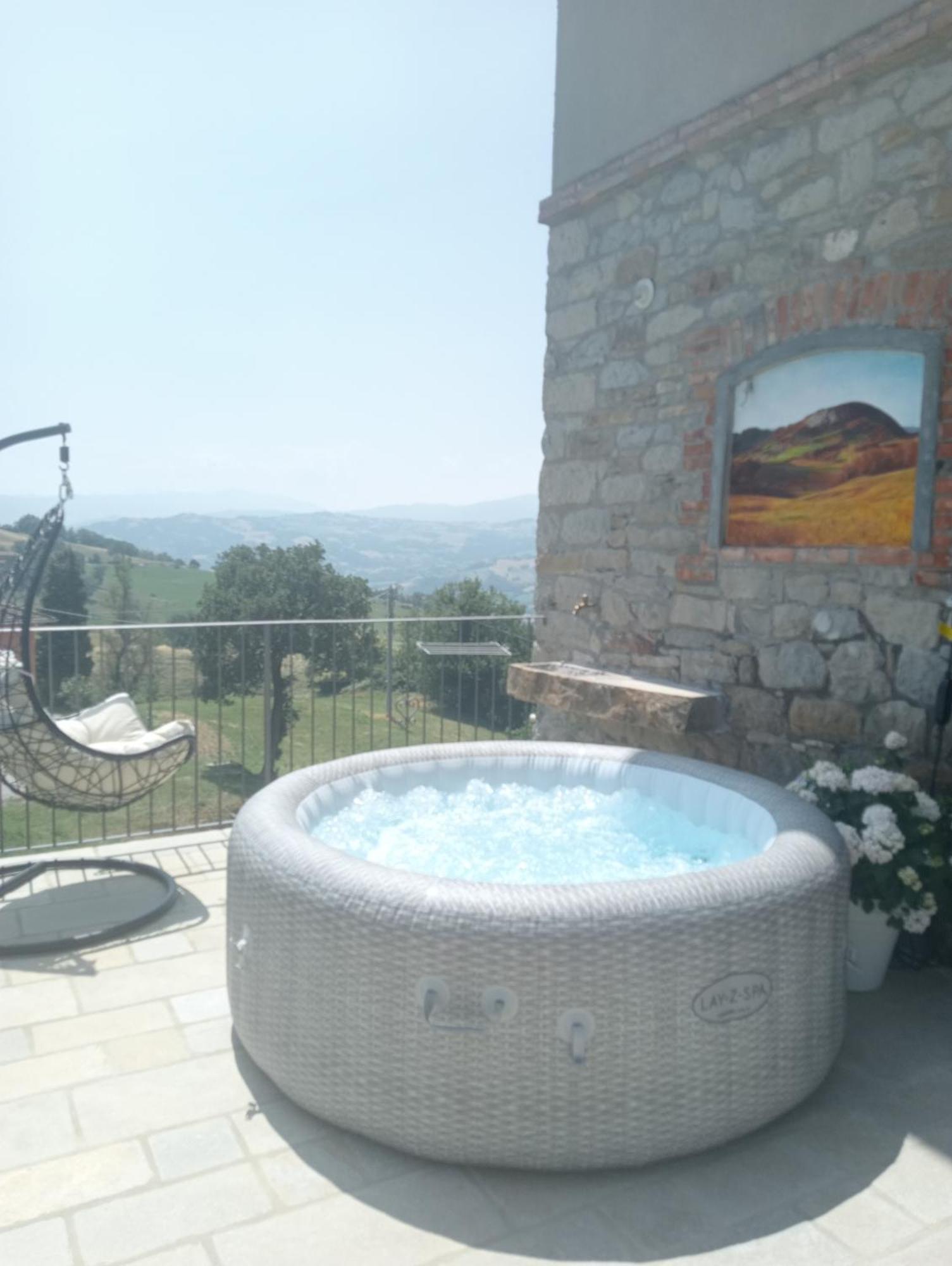 Casale Monte Valestra Bed & Breakfast Bebbio Ruang foto