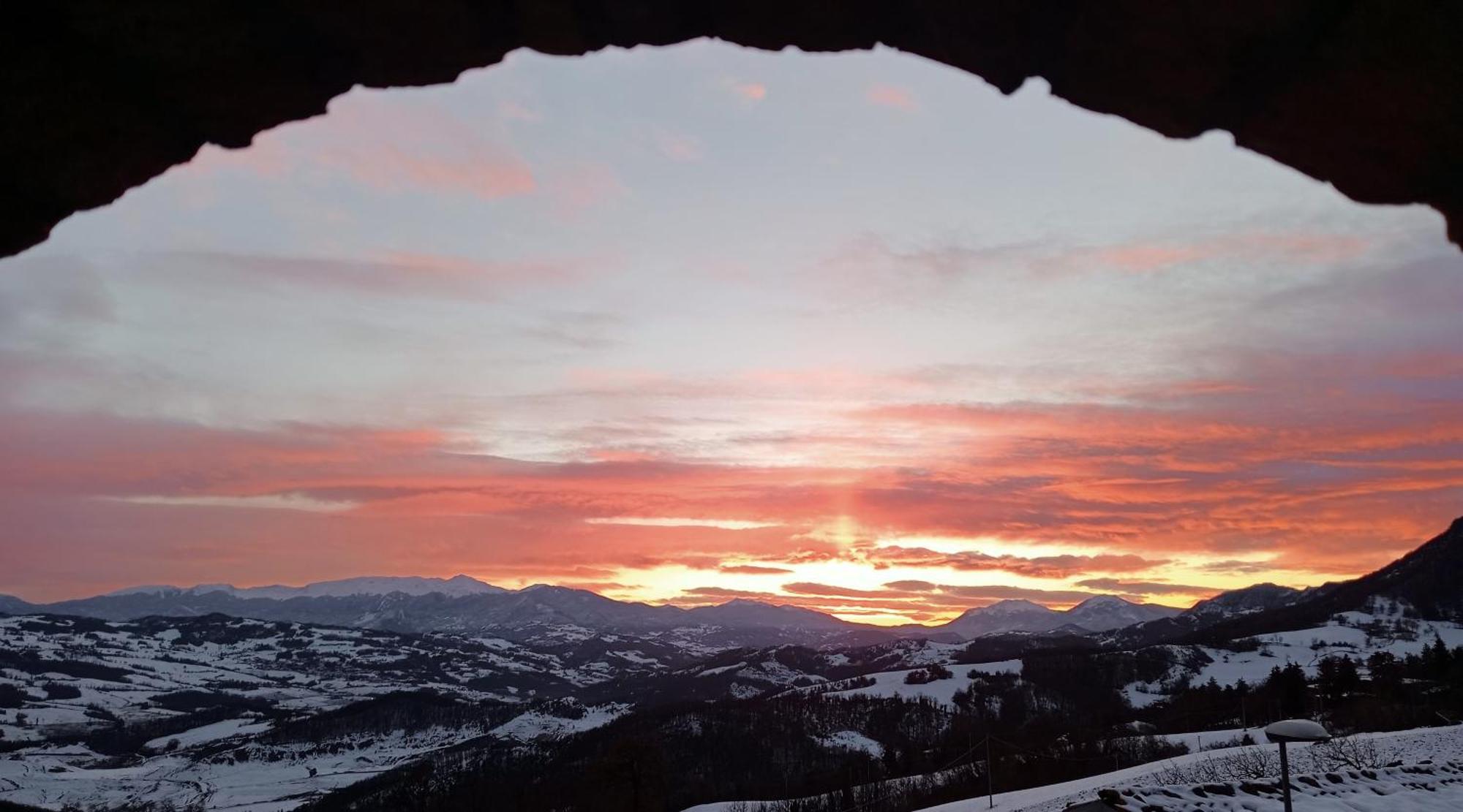 Casale Monte Valestra Bed & Breakfast Bebbio Ruang foto
